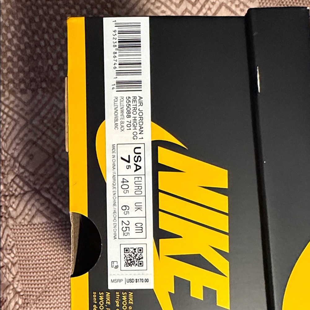 Nike Air Jordan 1 Retro High - Picture 6 of 6